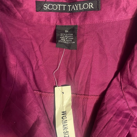 Elegant Blouse with Flowy Sleeves and Lace Accents - Picture 3 of 11